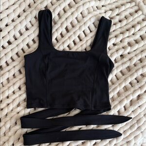 Lululemon Black Women's Crop Top